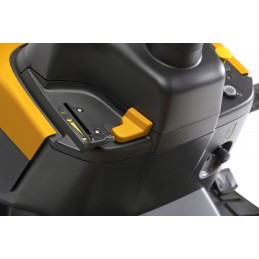 Traktor ogrodowy Stiga Estate 384 – widok manetki obrotów